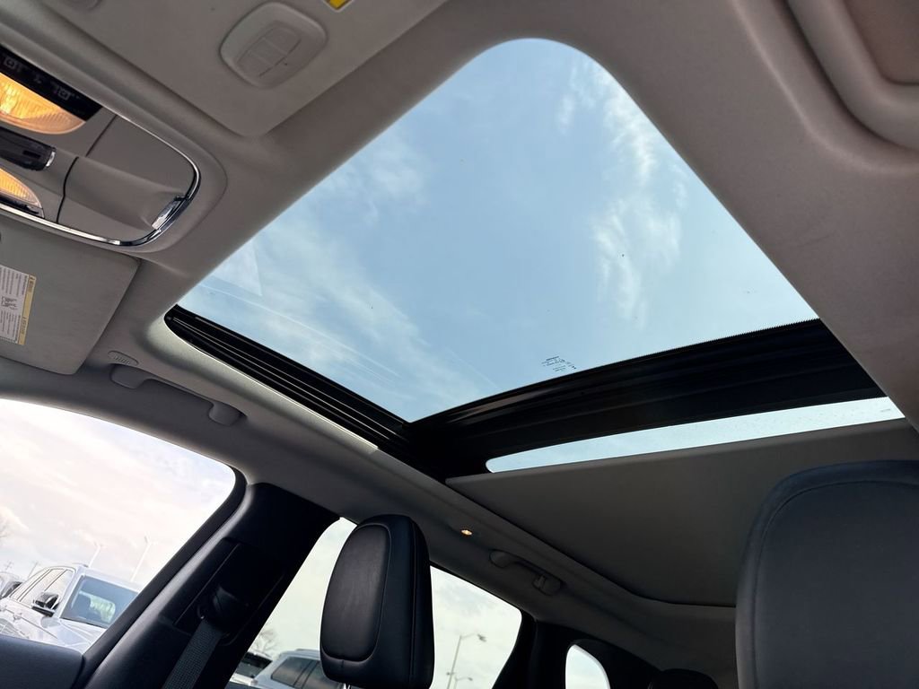 Used 2021 Jeep Cherokee Limited image 21