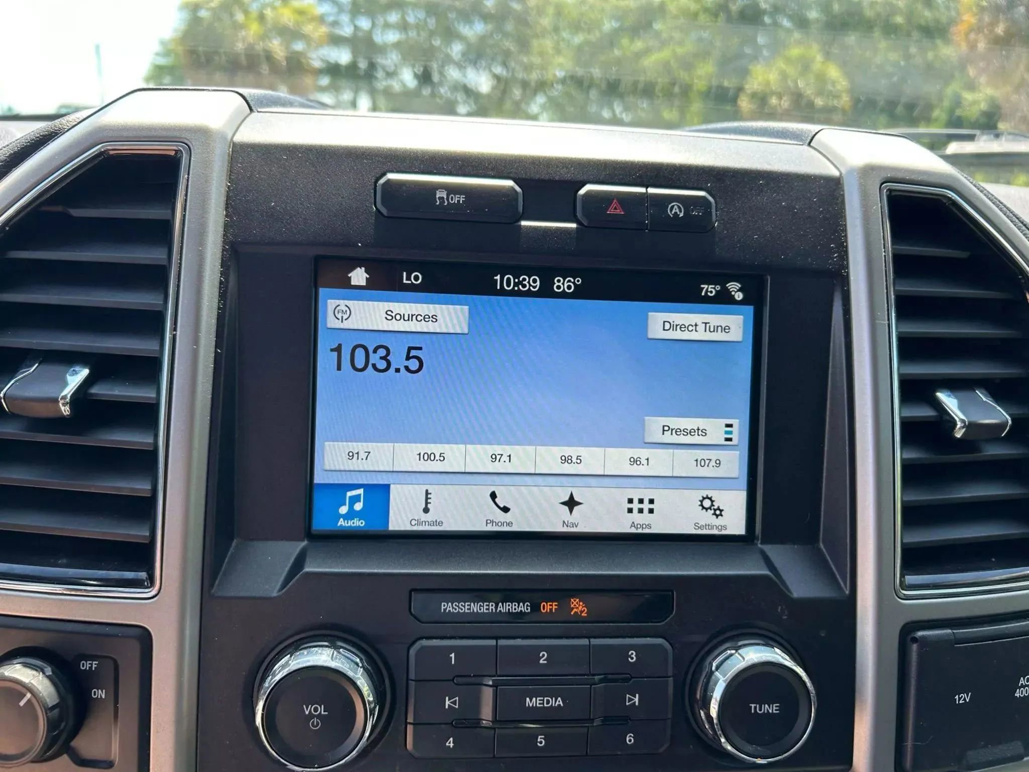 Used 2018 Ford F150 Lariat image 19