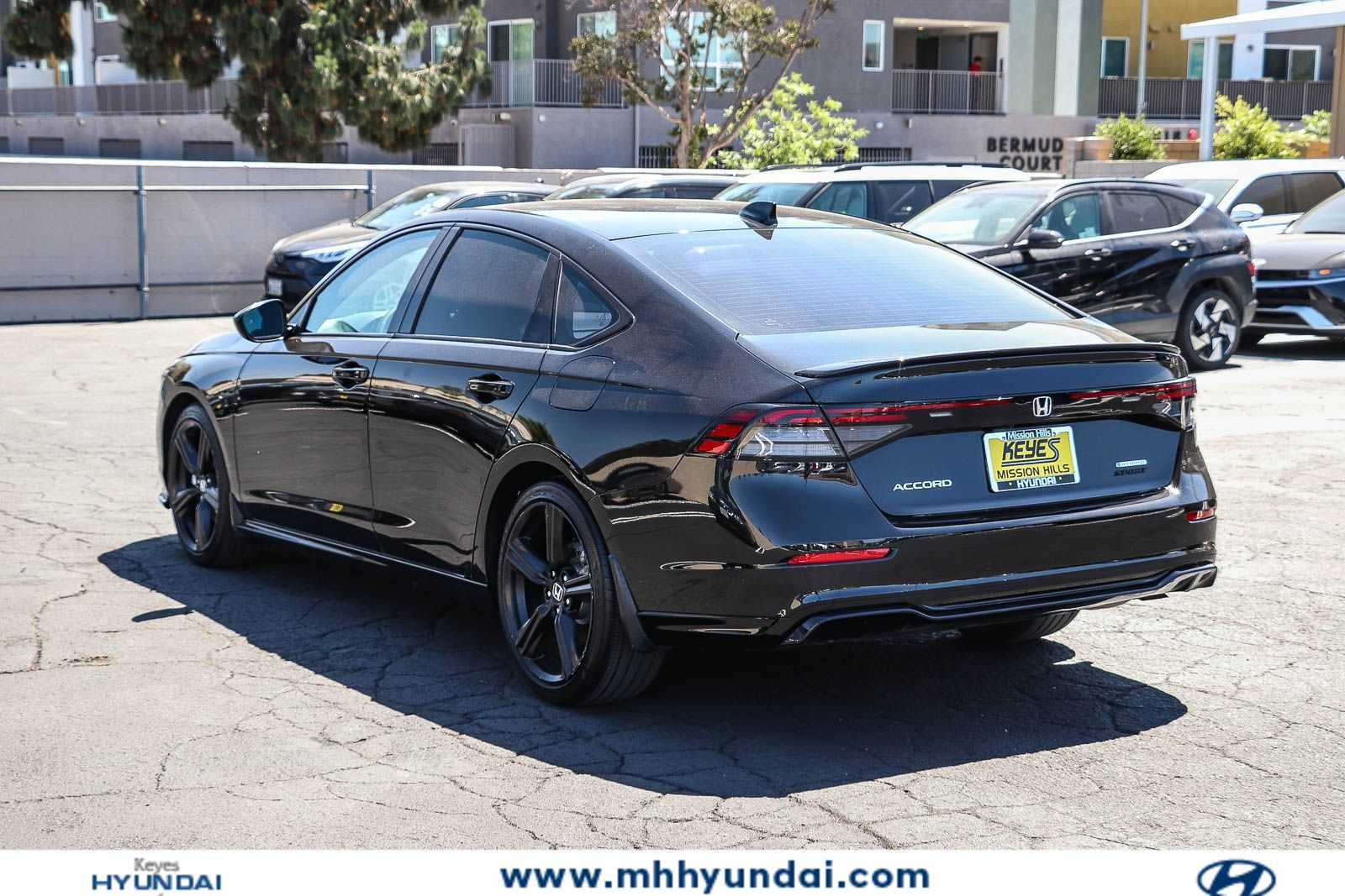Used 2024 Honda Accord Sport image 2