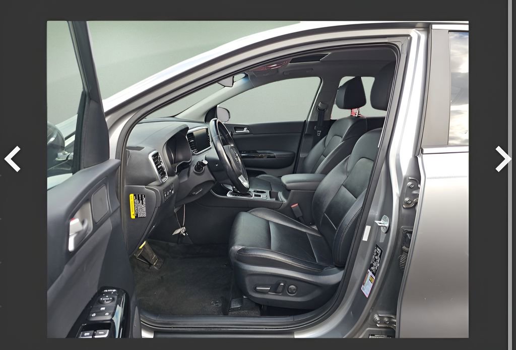 Used 2022 Kia Sportage EX w/ EX Technology Package image 19