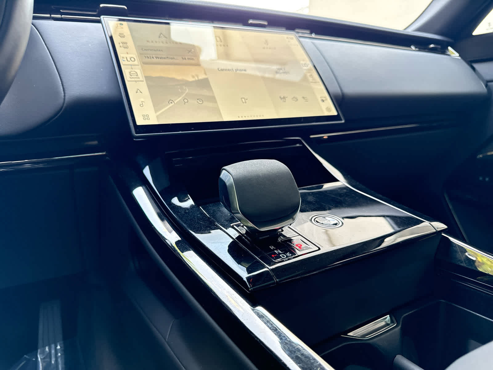 Certified 2024 Land Rover Range Rover Sport SE image 10