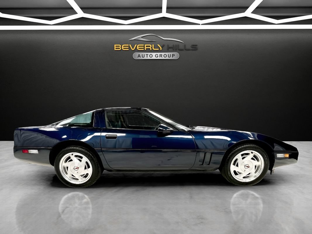 Used 1989 Chevrolet Corvette Coupe RWD image 8