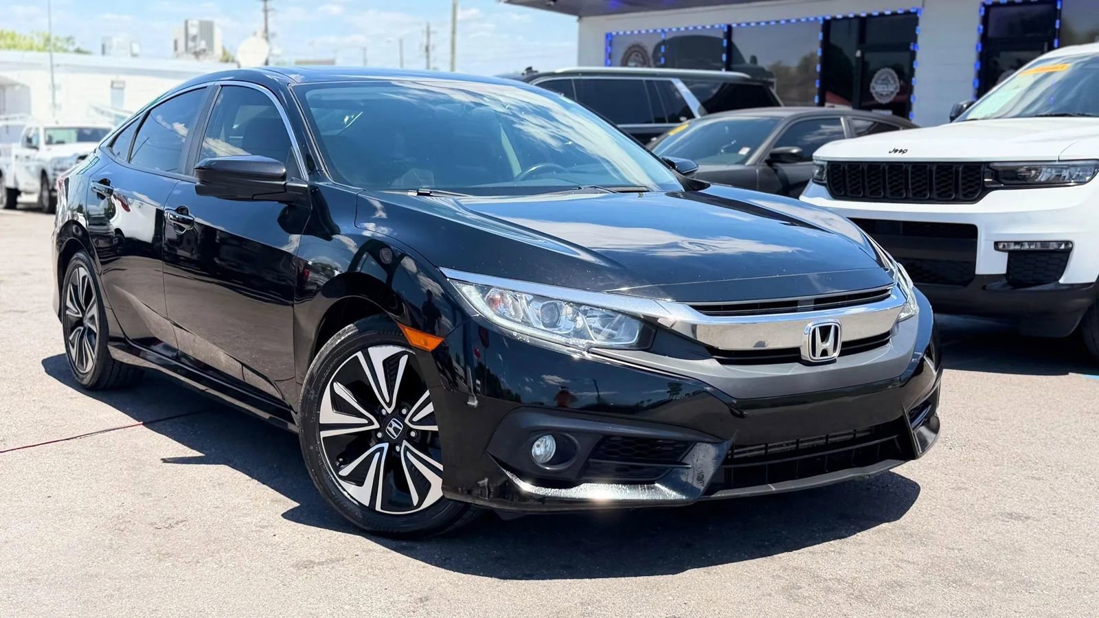 Used 2018 Honda Civic EX-T image 3