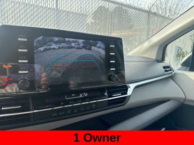 Used 2023 Toyota Sienna LE image 6