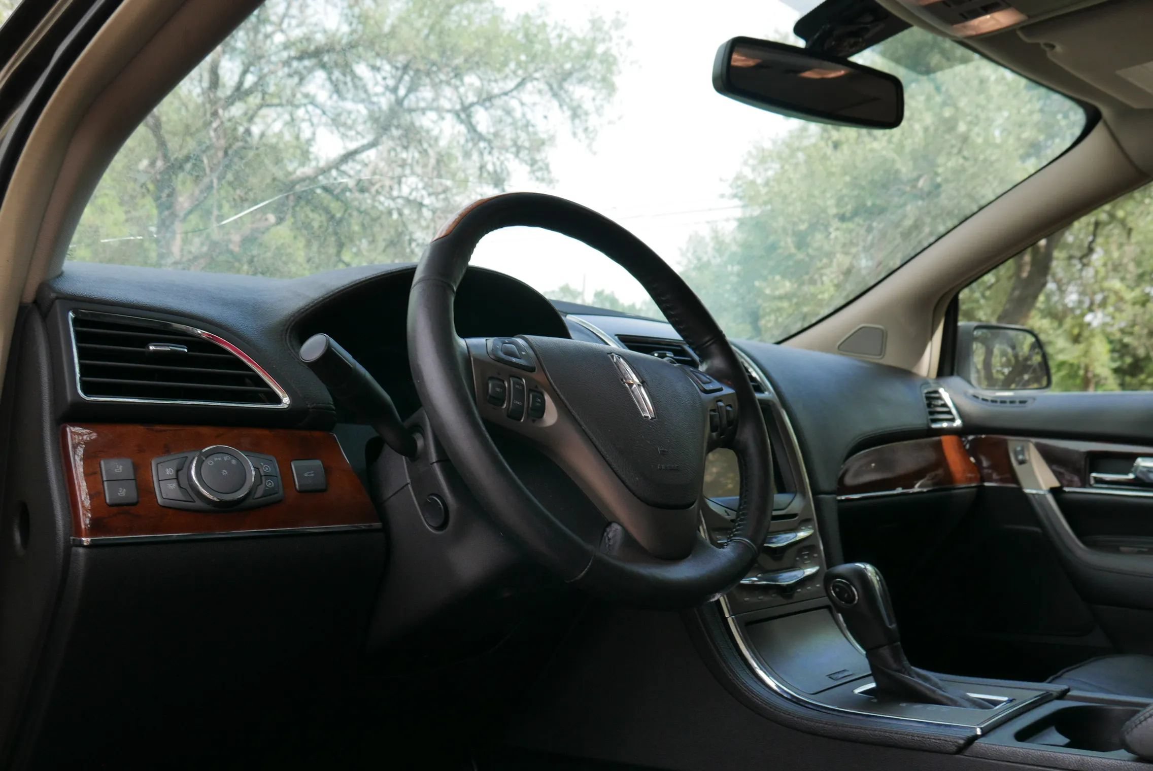 Used 2011 Lincoln MKX 2WD w/ 102A Rapid Spec Order Code image 14