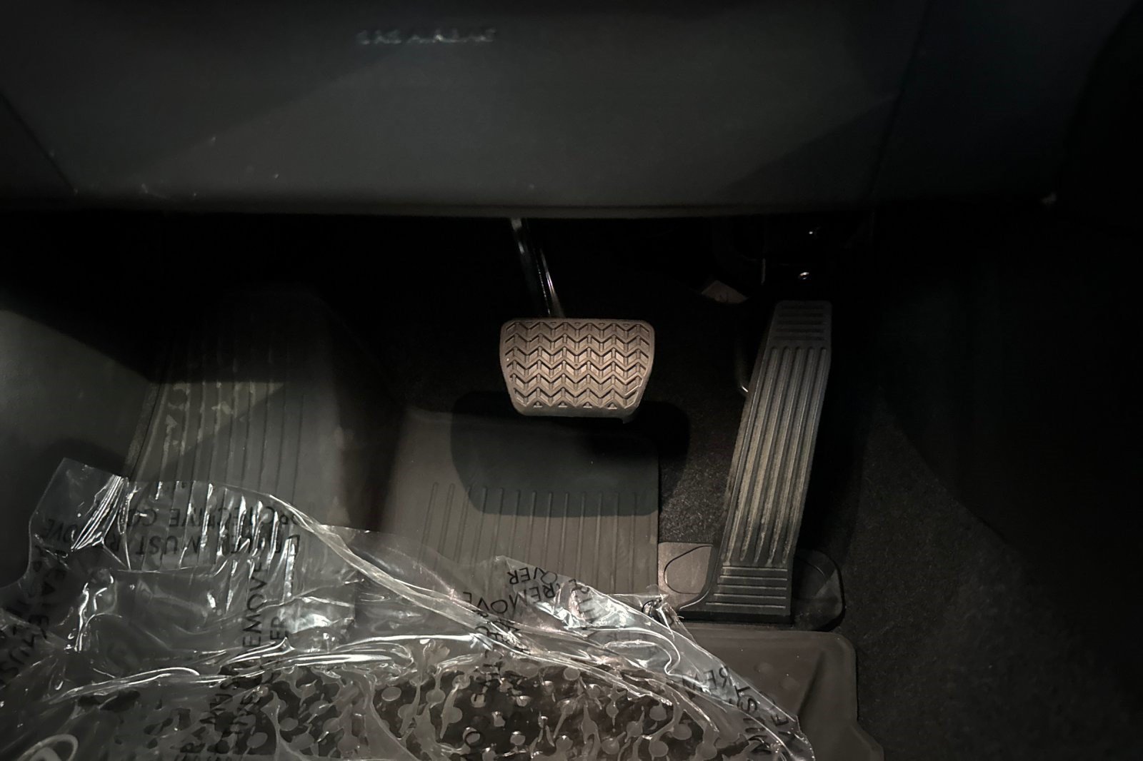 Certified 2023 Lexus UX 250h FWD w/ Accessory Package (Z2) image 39