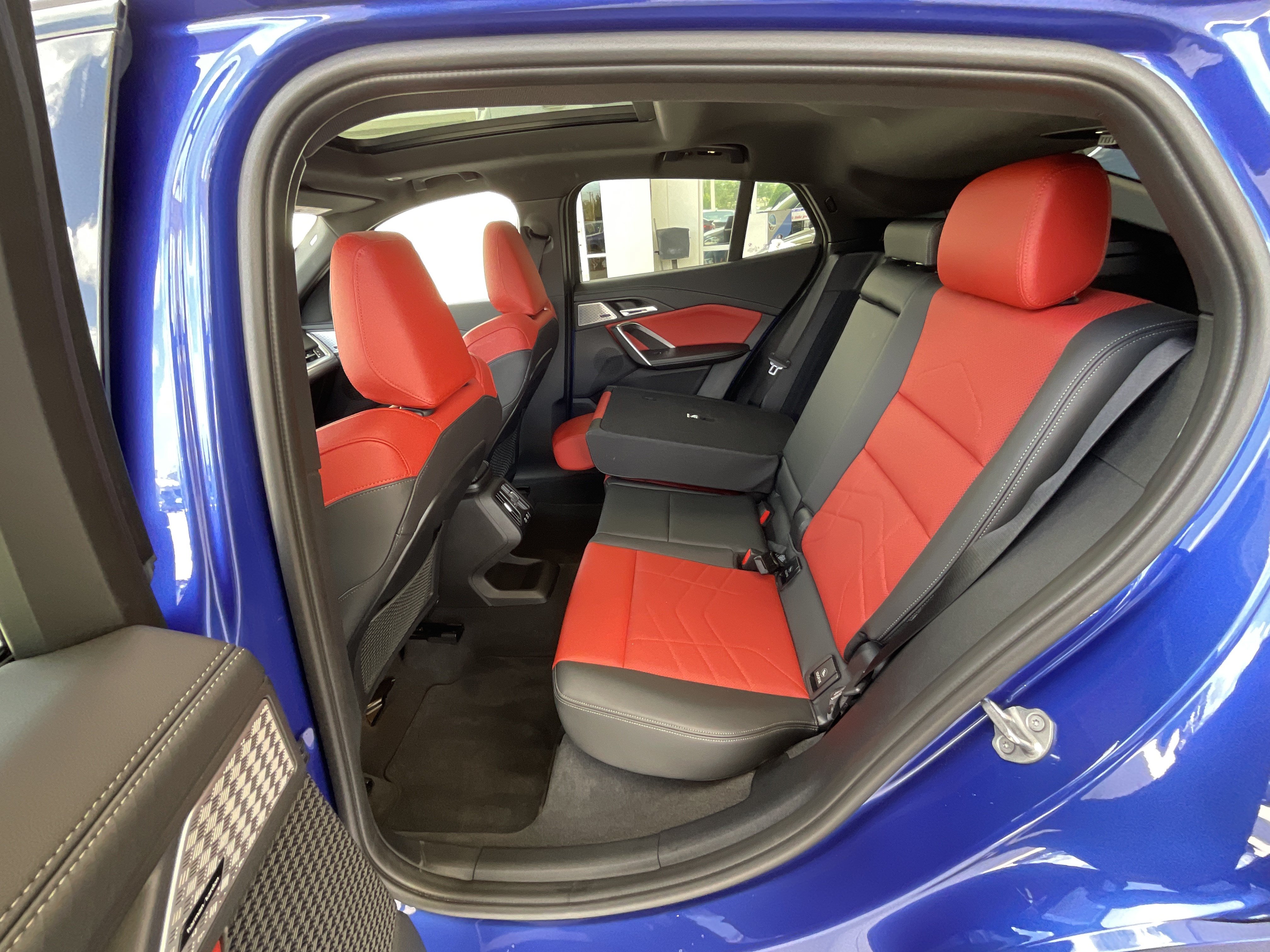 Used 2024 BMW X2 xDrive28i w/ M Sport Package AWD/4WD image 27