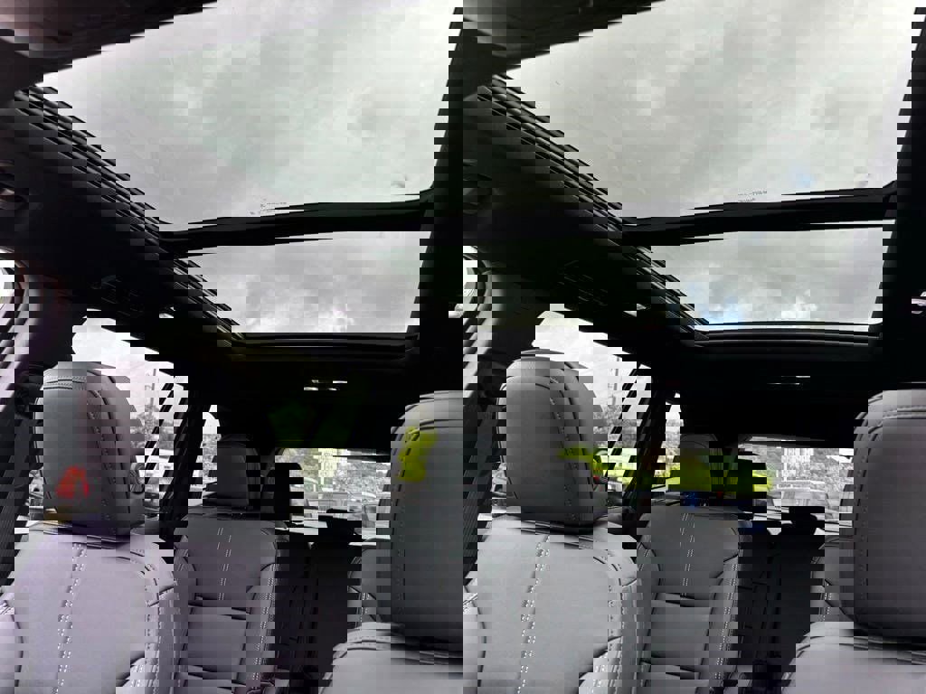 New 2025 GMC Acadia Elevation w/ Elevation Premium Package image 42