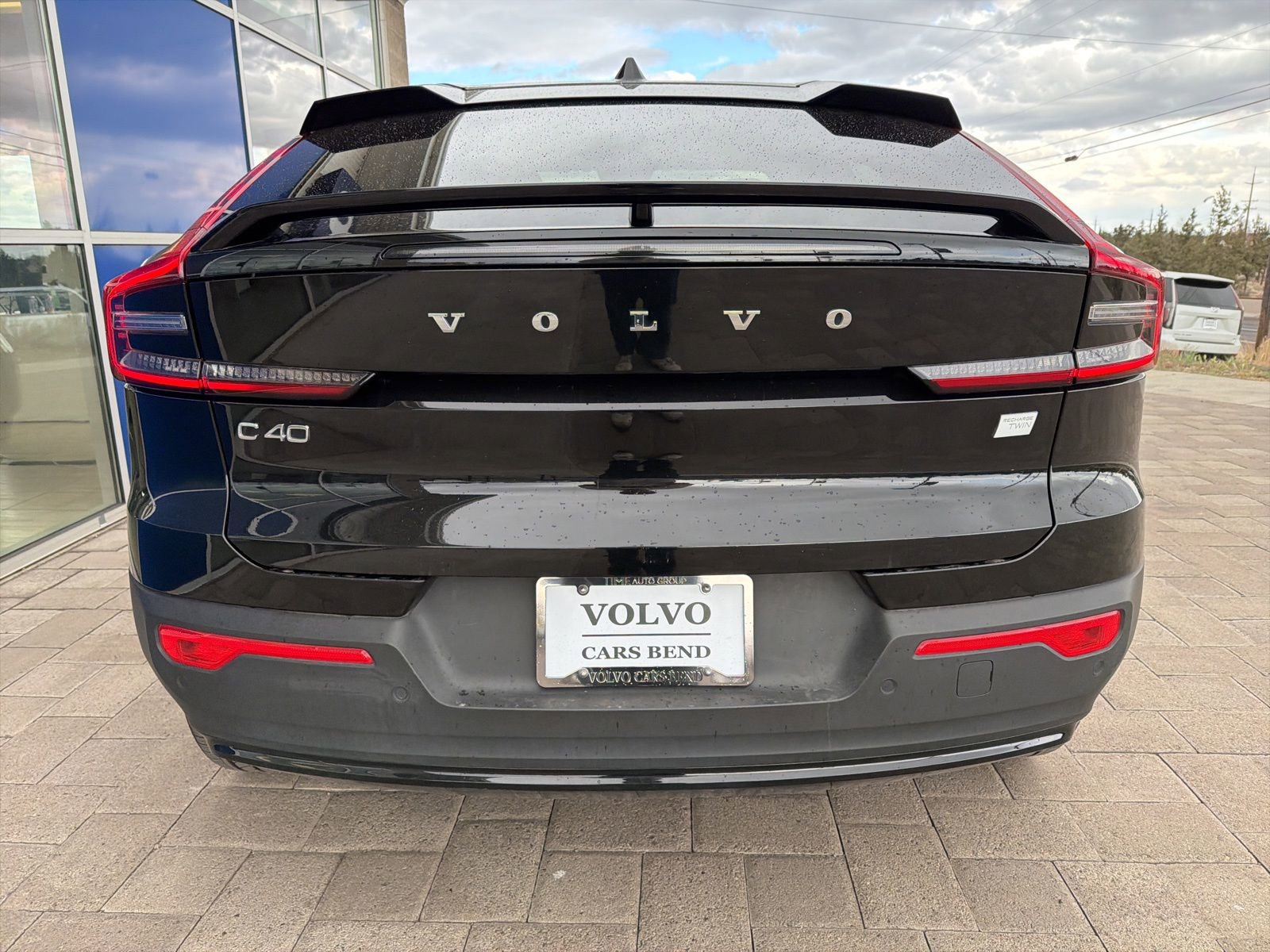 Used 2023 Volvo C40 P8 Recharge Plus image 6