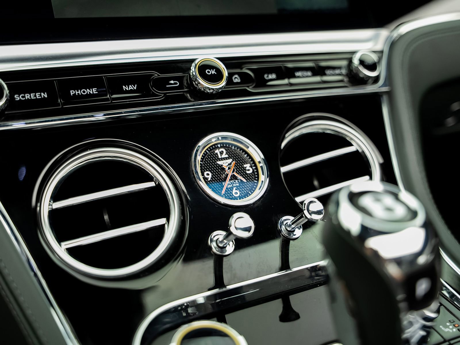 Used 2021 Bentley Continental GT AWD/4WD image 49