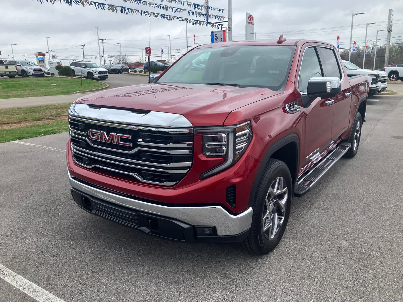 New 2026 GMC Sierra 1500 SLT w/ SLT Premium Package image 3