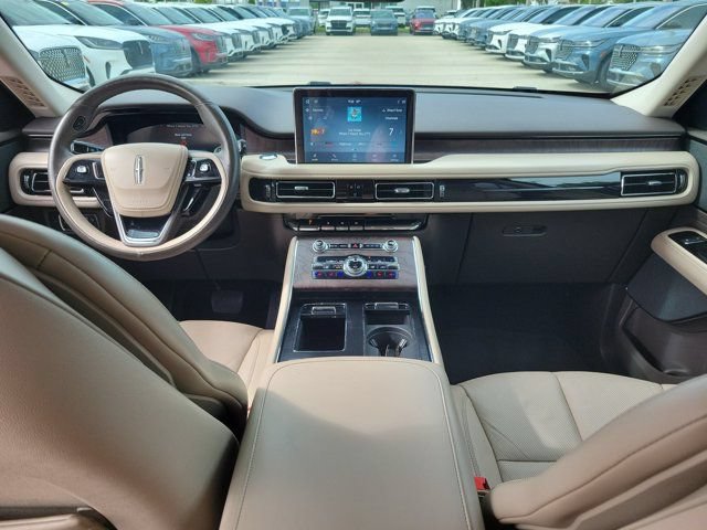 Certified 2020 Lincoln Aviator Reserve w/ Elements Package Plus AWD/4WD image 19