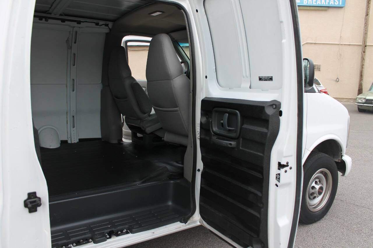 Used 1998 GMC Savana 2500 image 20