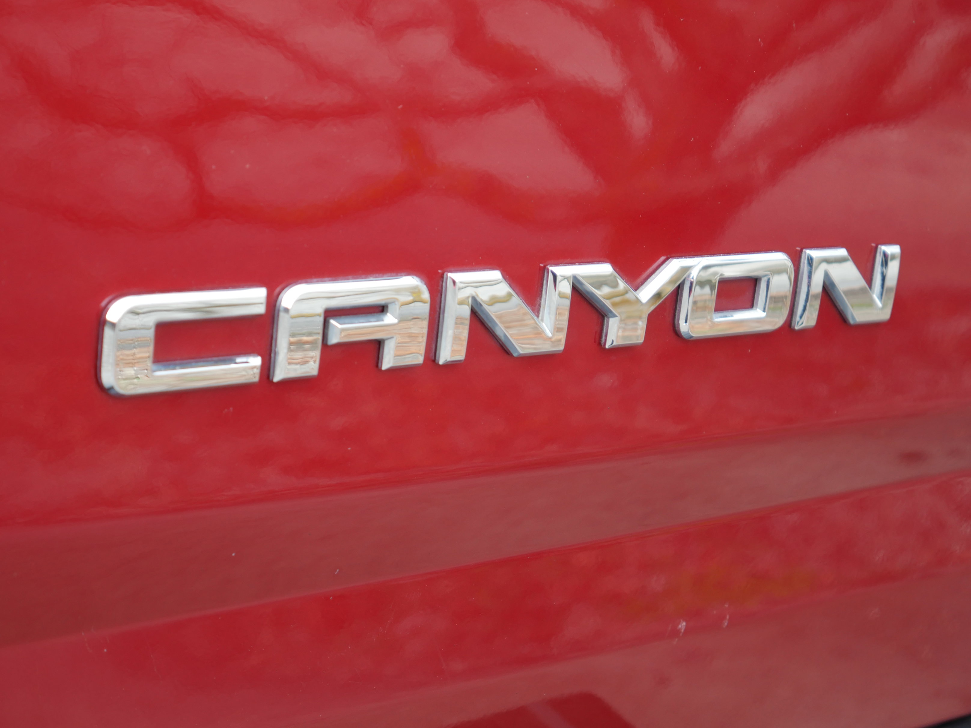 Used 2015 GMC Canyon SLT image 20
