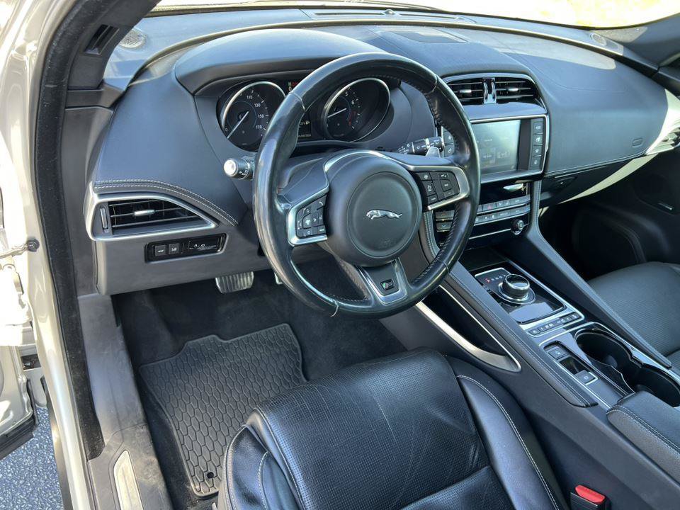 Used 2017 Jaguar F-PACE S AWD/4WD image 20