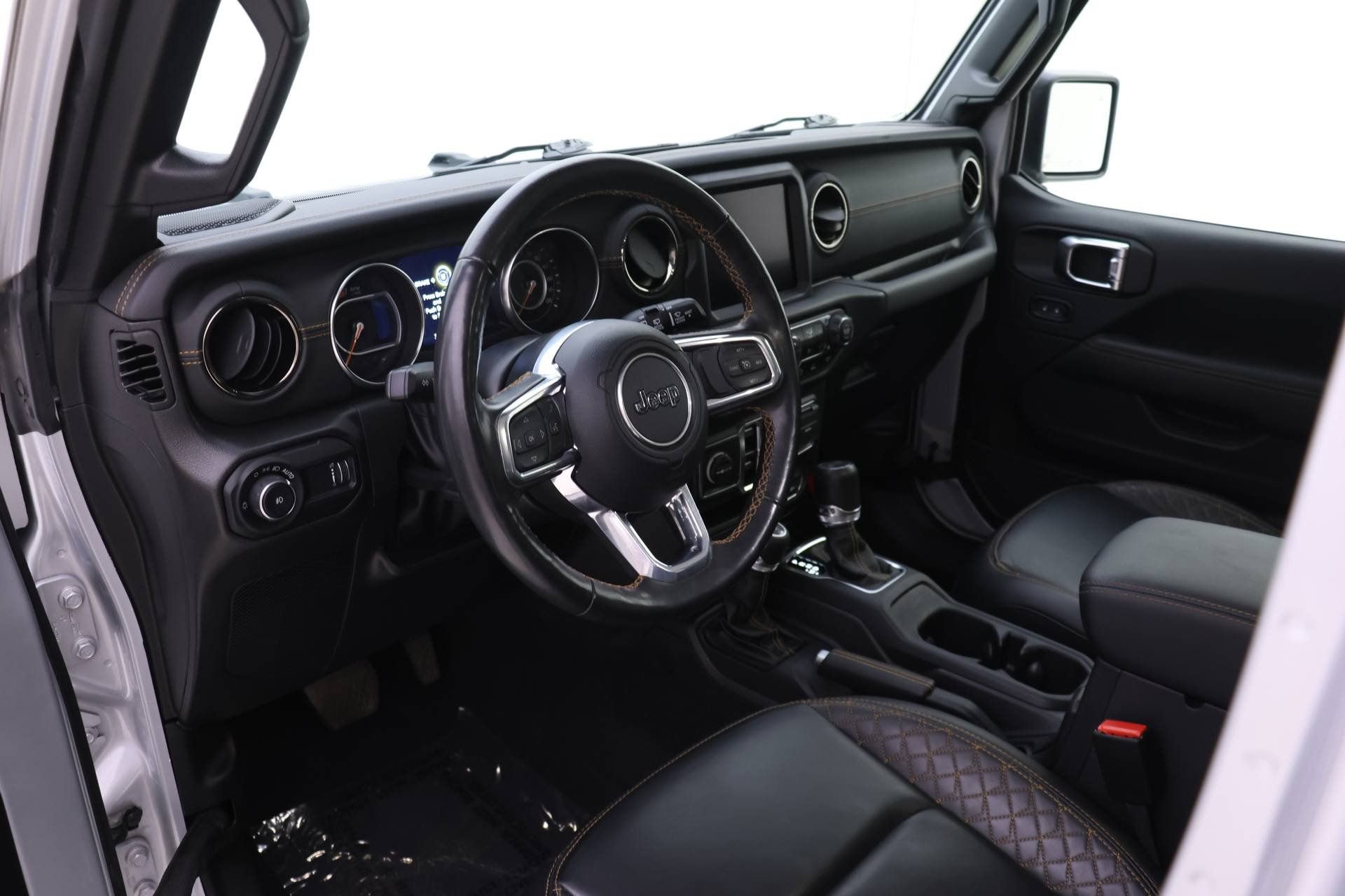 Used 2023 Jeep Wrangler Altitude image 3