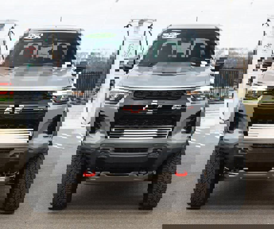 Used 2024 Chevrolet Colorado ZR2 w/ ZR2 Convenience Package III image 25