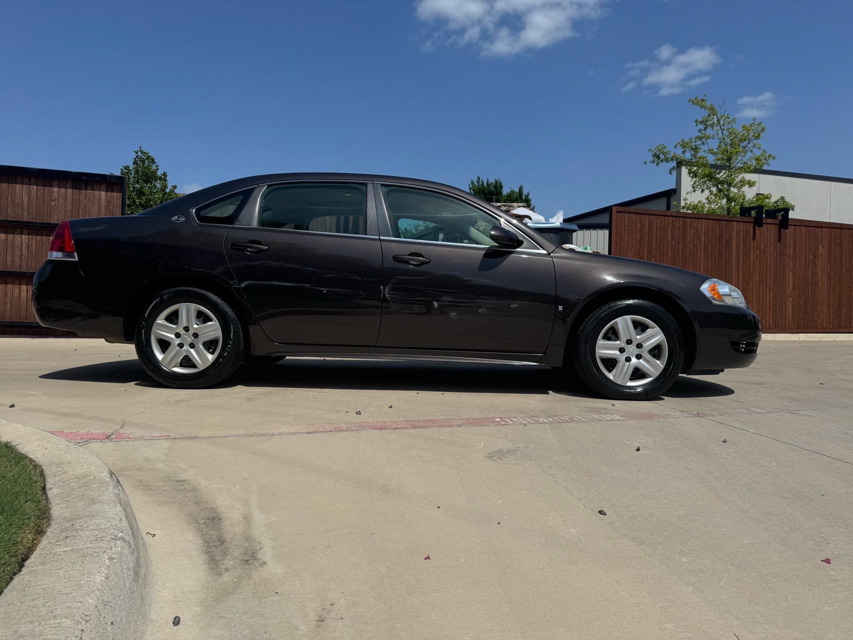 Used 2009 Chevrolet Impala LS FWD image 2