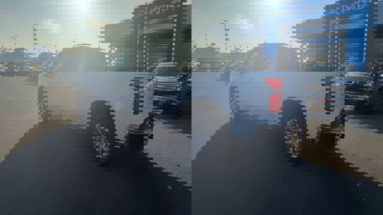 Used 2022 Chevrolet Silverado 1500 LTZ w/ LTZ Premium Package image 5