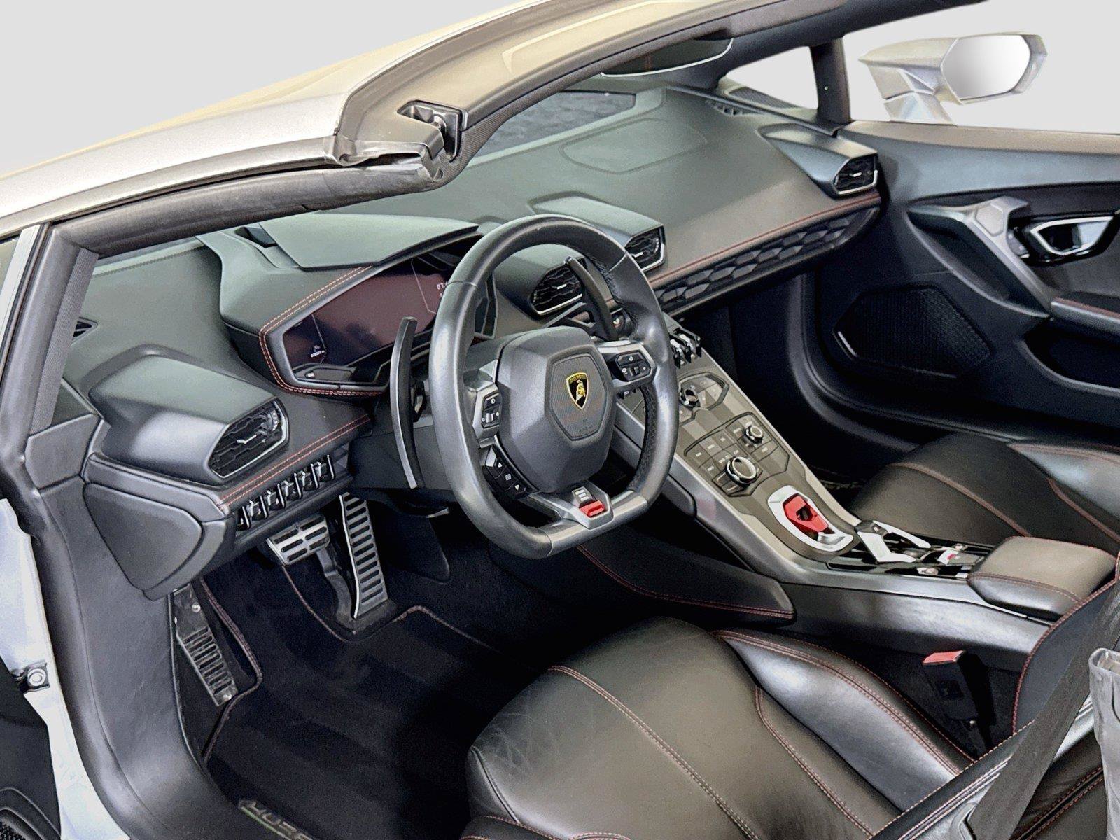 Used 2018 Lamborghini Huracan LP 580-2 RWD image 15