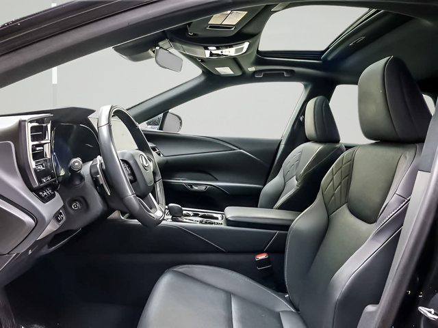 Used 2025 Lexus RX 350 Premium w/ Accessory Package AWD/4WD image 9