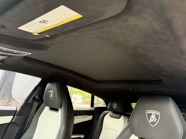 Used 2020 Lamborghini Urus AWD/4WD image 17