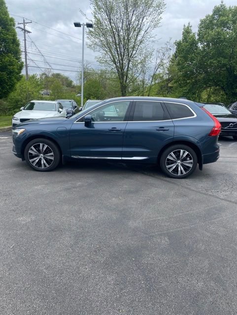 Used 2023 Volvo XC60 T8 Plus w/ Protection Package Premier AWD/4WD image 8
