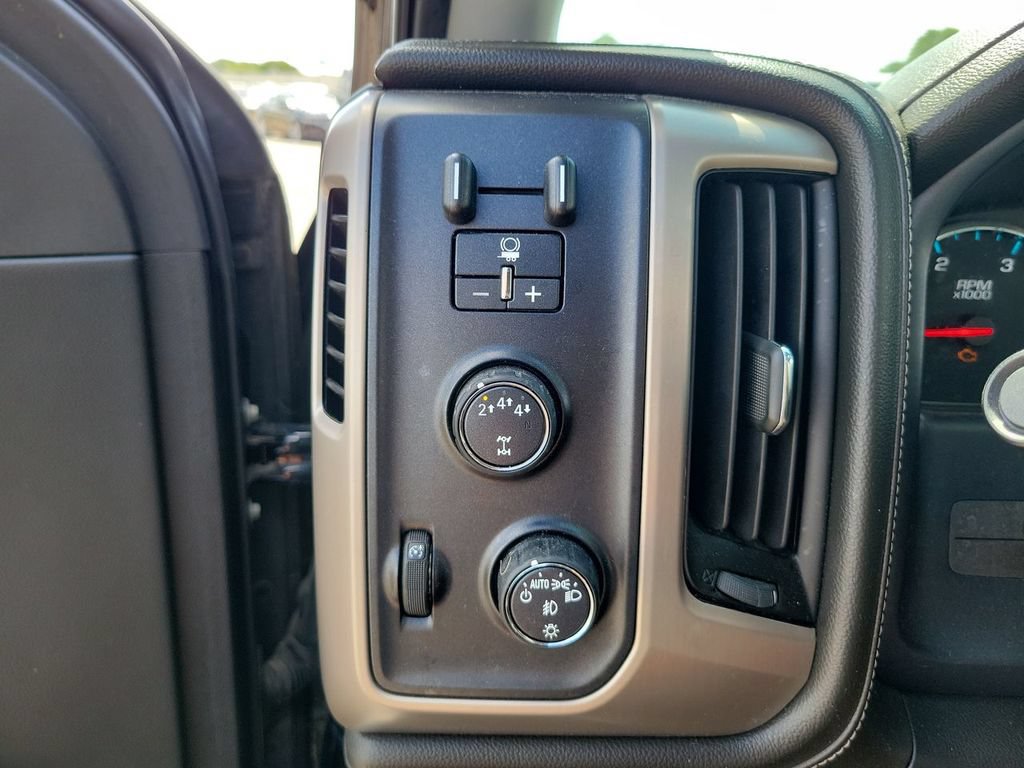 Used 2019 GMC Sierra 3500 Denali w/ Duramax Plus Package AWD/4WD image 17