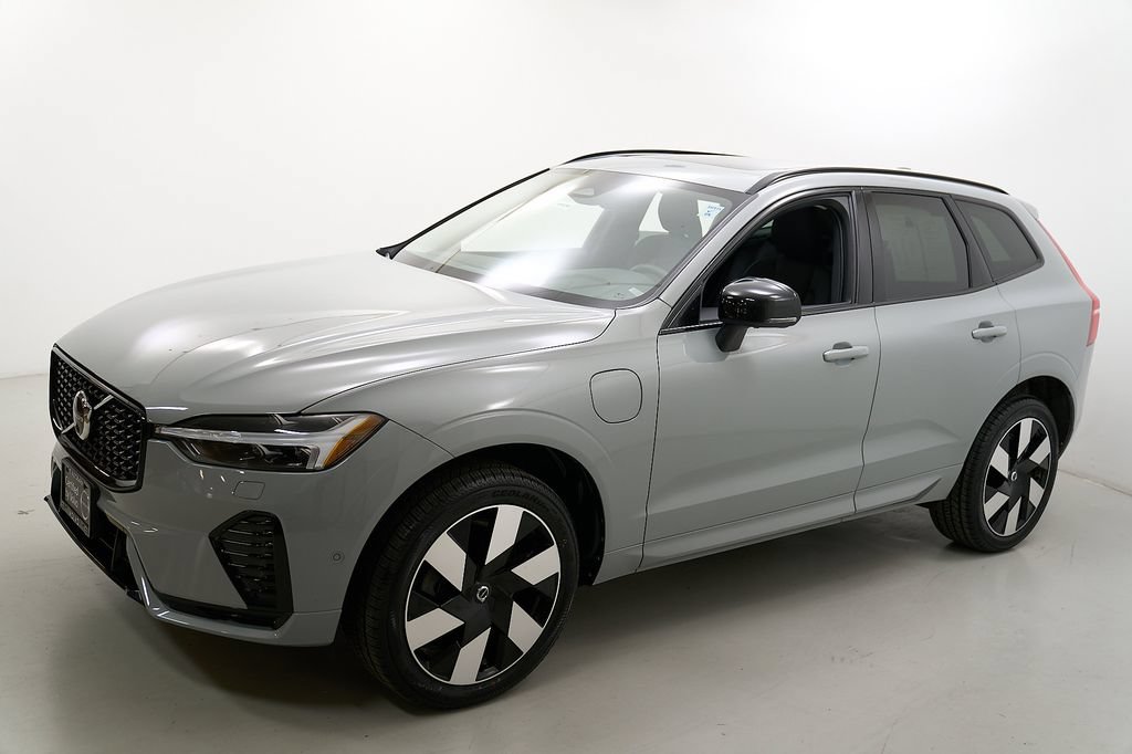 Certified 2024 Volvo XC60 T8 Plus AWD/4WD image 6