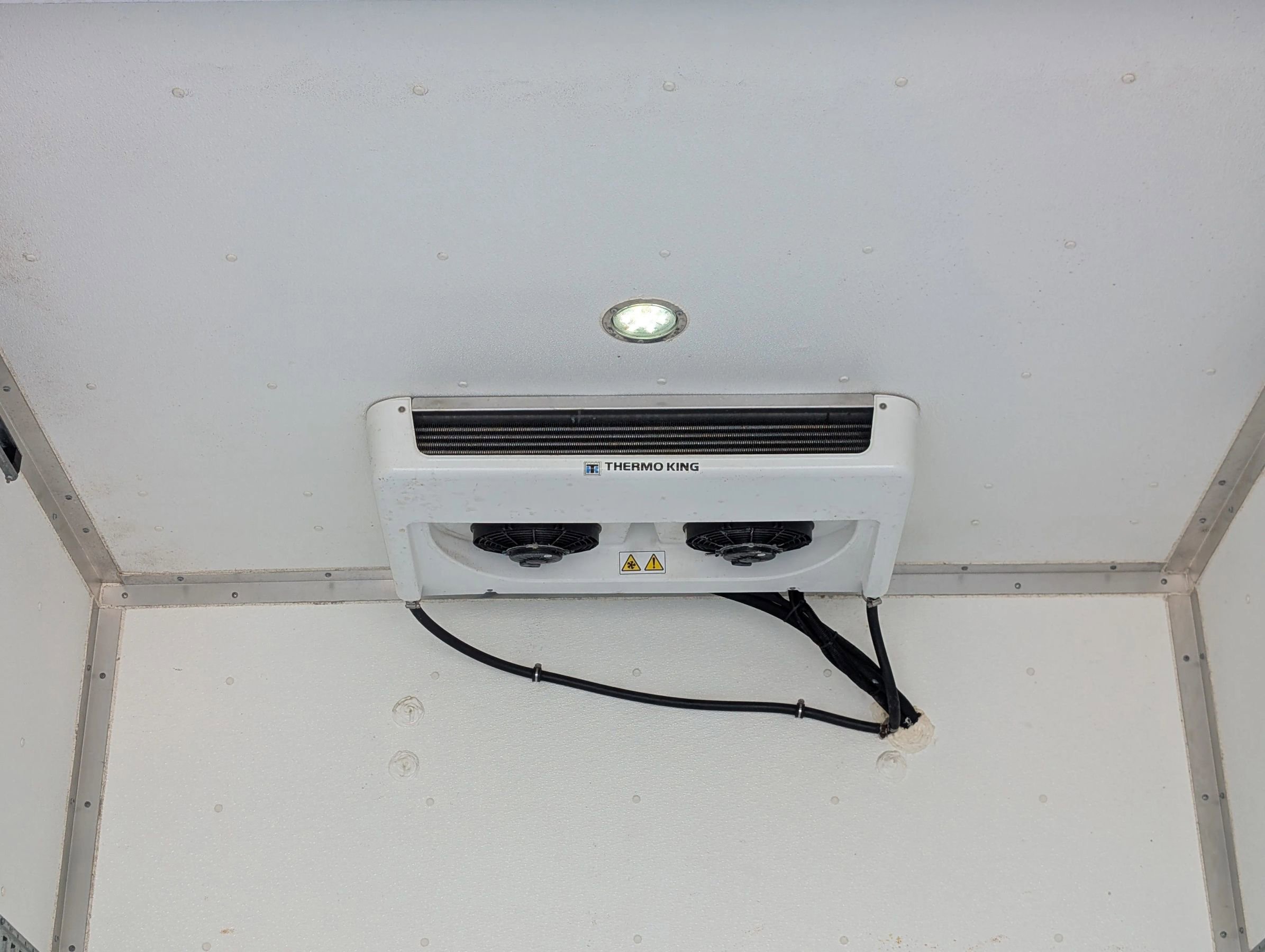 Used 2019 Isuzu NPR RWD image 11