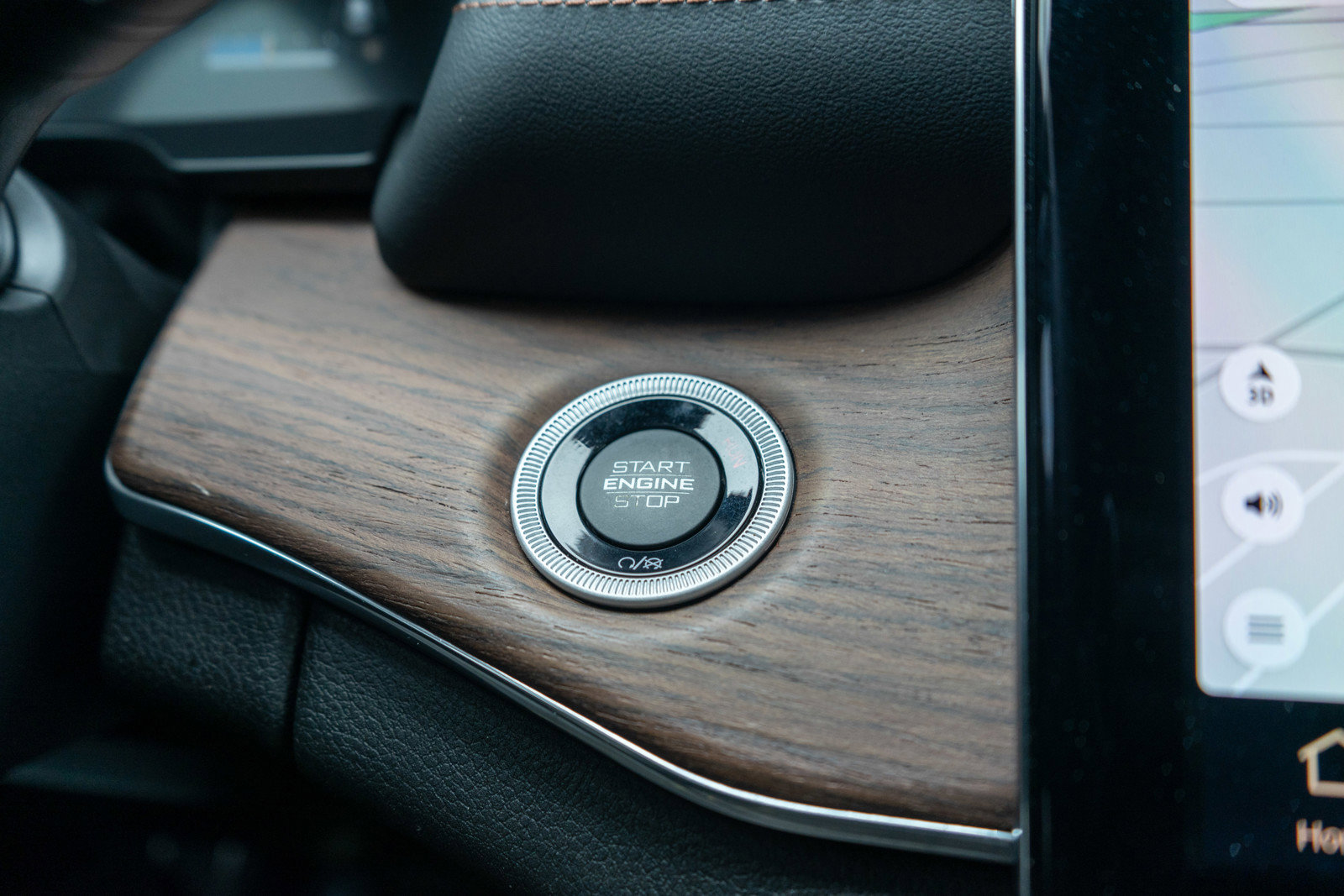 Used 2023 Jeep Grand Cherokee Summit image 24