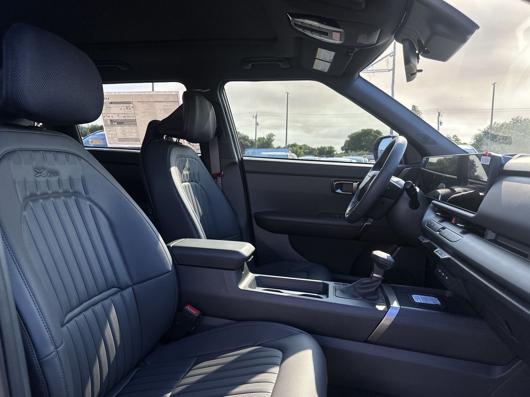 New 2027 Kia Seltos X-Line S w/ X-Line S Premium Package AWD/4WD image 23