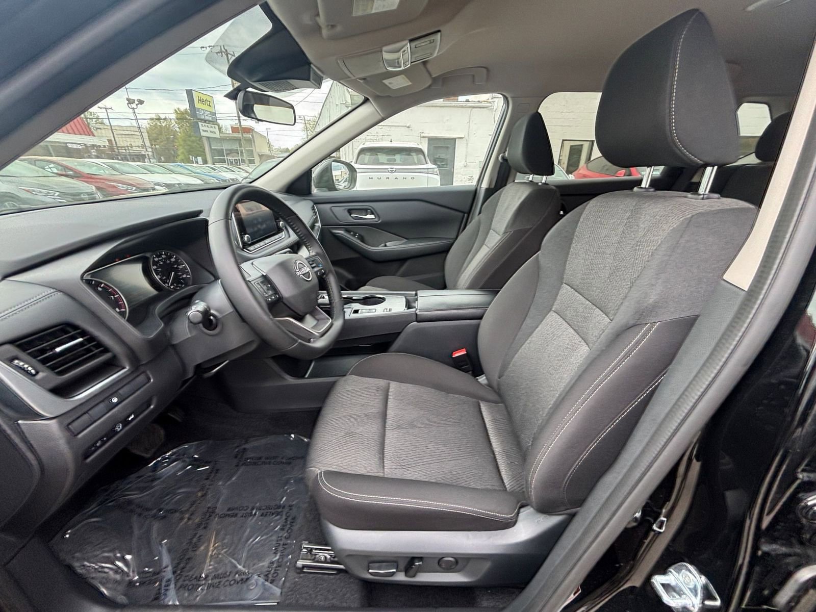Used 2025 Nissan Rogue SV image 29