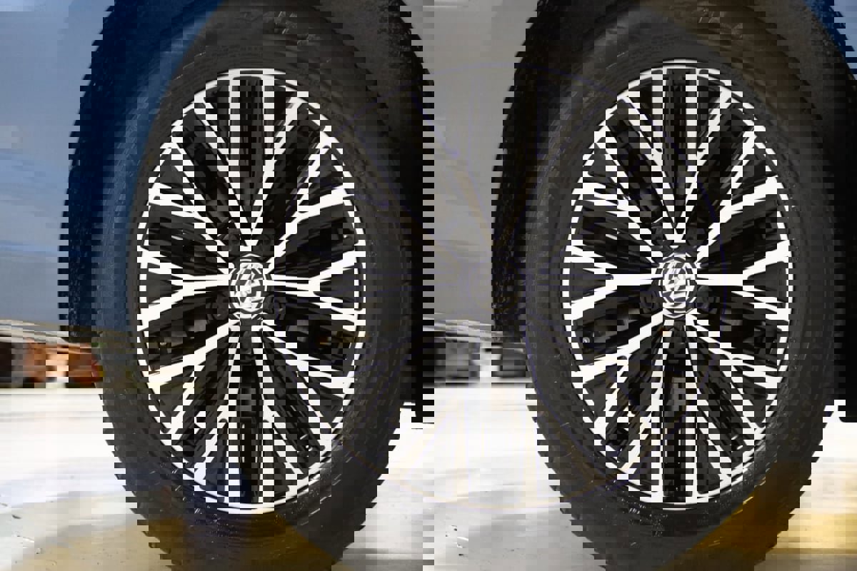 Used 2019 Volkswagen Jetta SE w/ Cold Weather Package image 69