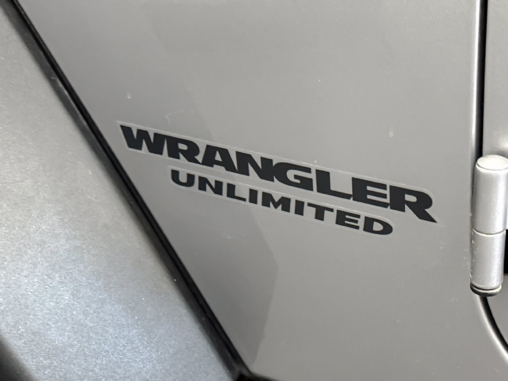Used 2015 Jeep Wrangler Unlimited Sport AWD/4WD image 23