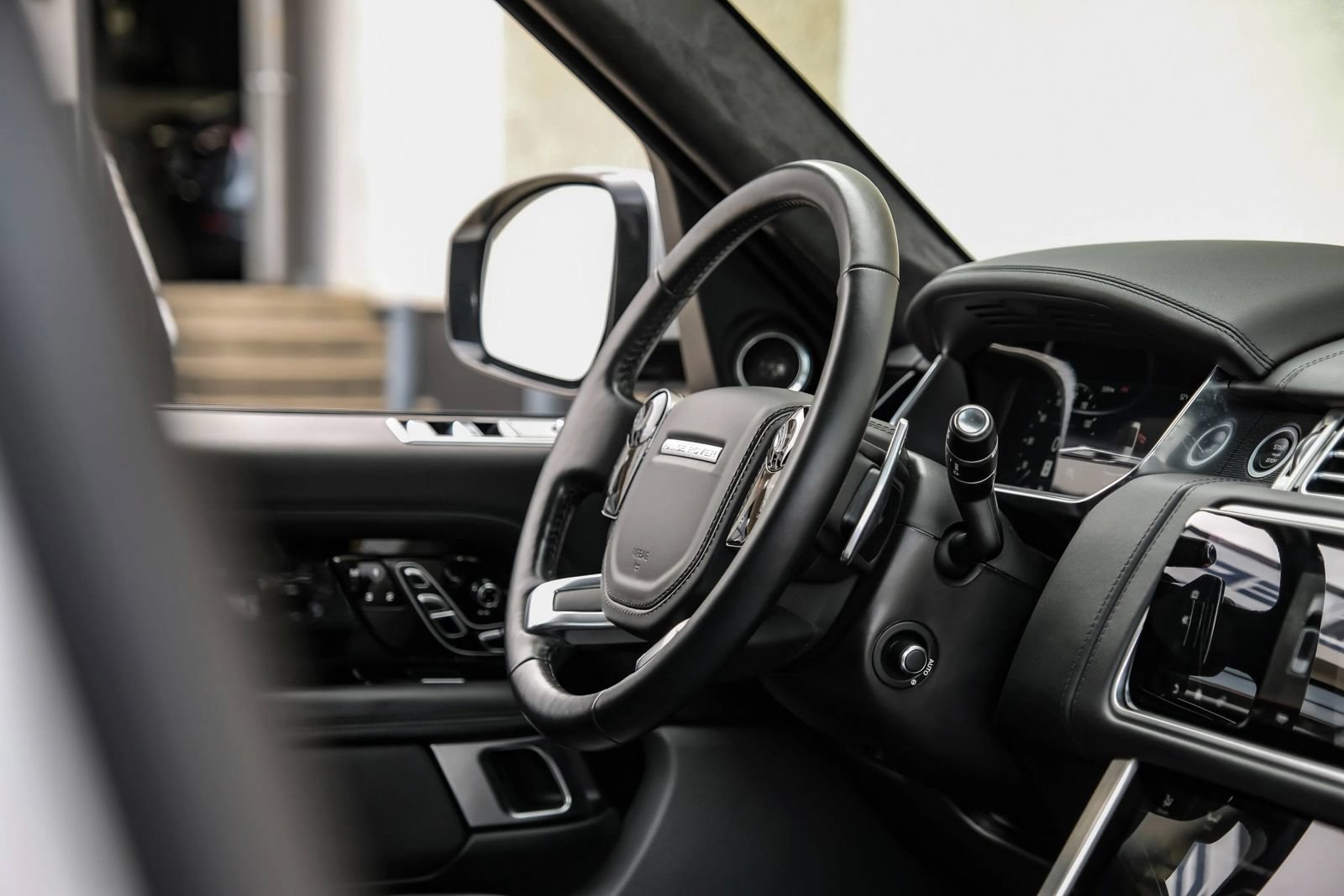 Used 2018 Land Rover Range Rover Autobiography AWD/4WD image 10