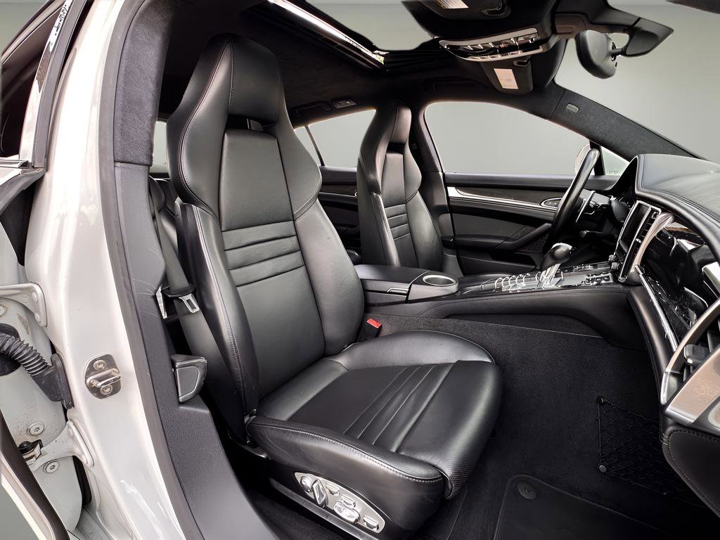 Used 2016 Porsche Panamera GTS AWD/4WD image 18