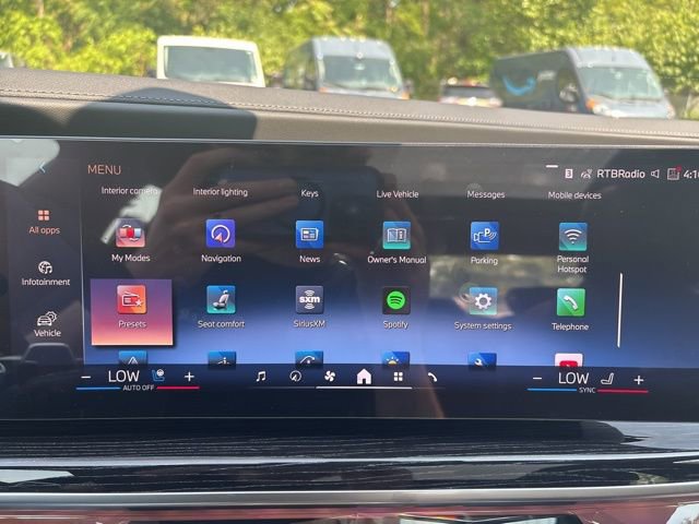 Used 2025 BMW 740i xDrive image 32