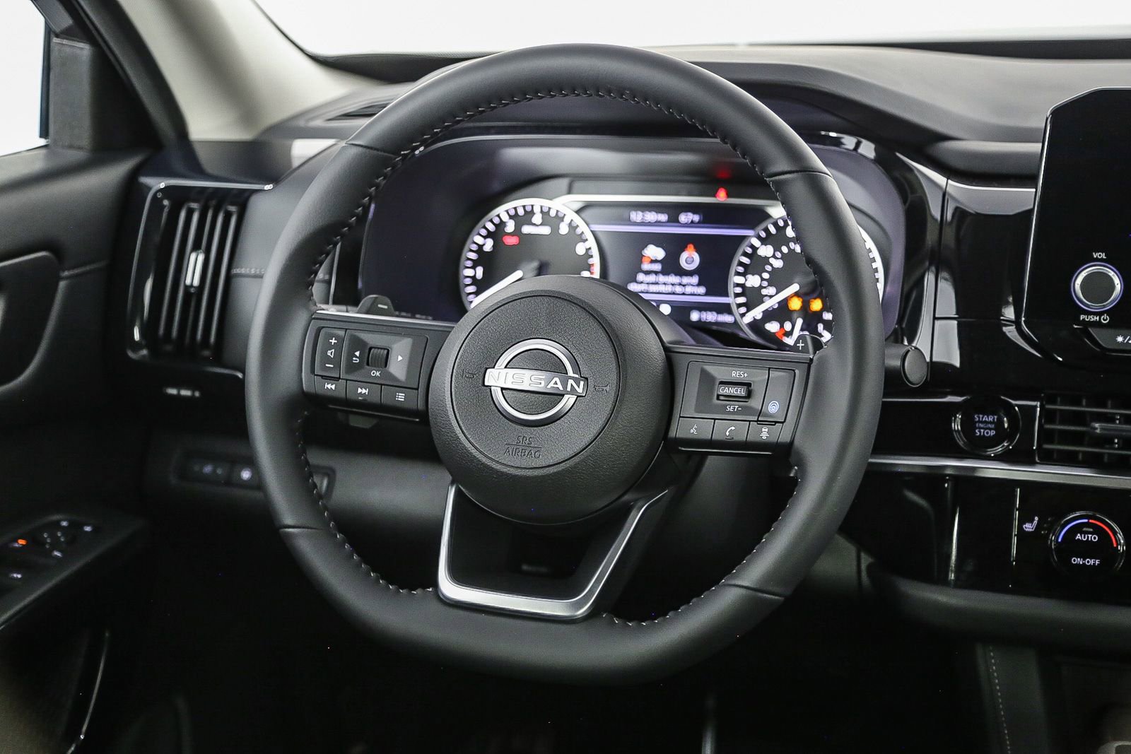 Certified 2025 Nissan Pathfinder SV image 17