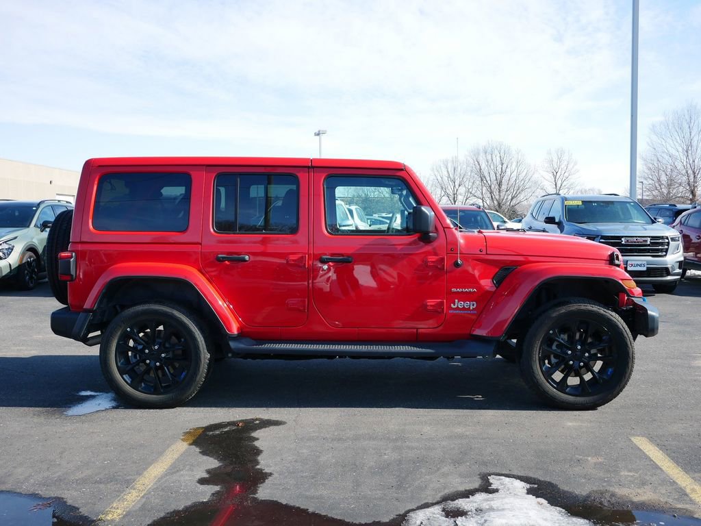 Used 2023 Jeep Wrangler Unlimited Sahara AWD/4WD image 11