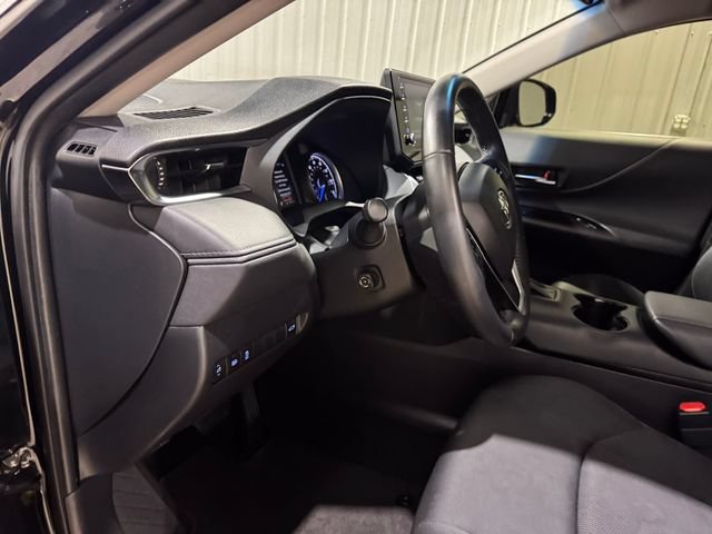 Used 2021 Toyota Venza LE w/ Carpet Mat Package (TMS) AWD/4WD image 11