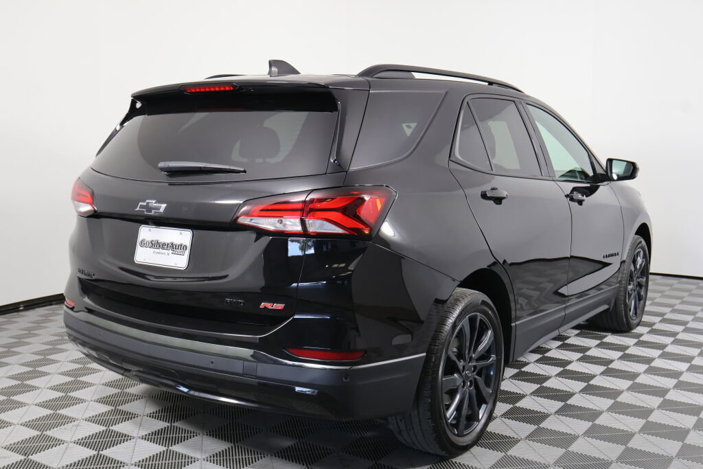 Used 2022 Chevrolet Equinox RS w/ LPO, Floor Liner Package image 2