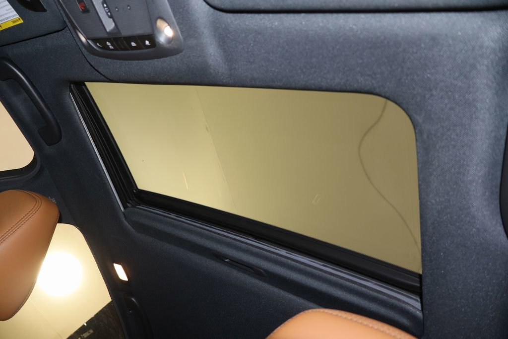 Used 2023 INFINITI Q50 Sensory image 24