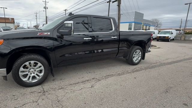Used 2025 Chevrolet Silverado 1500 LTZ AWD/4WD image 4
