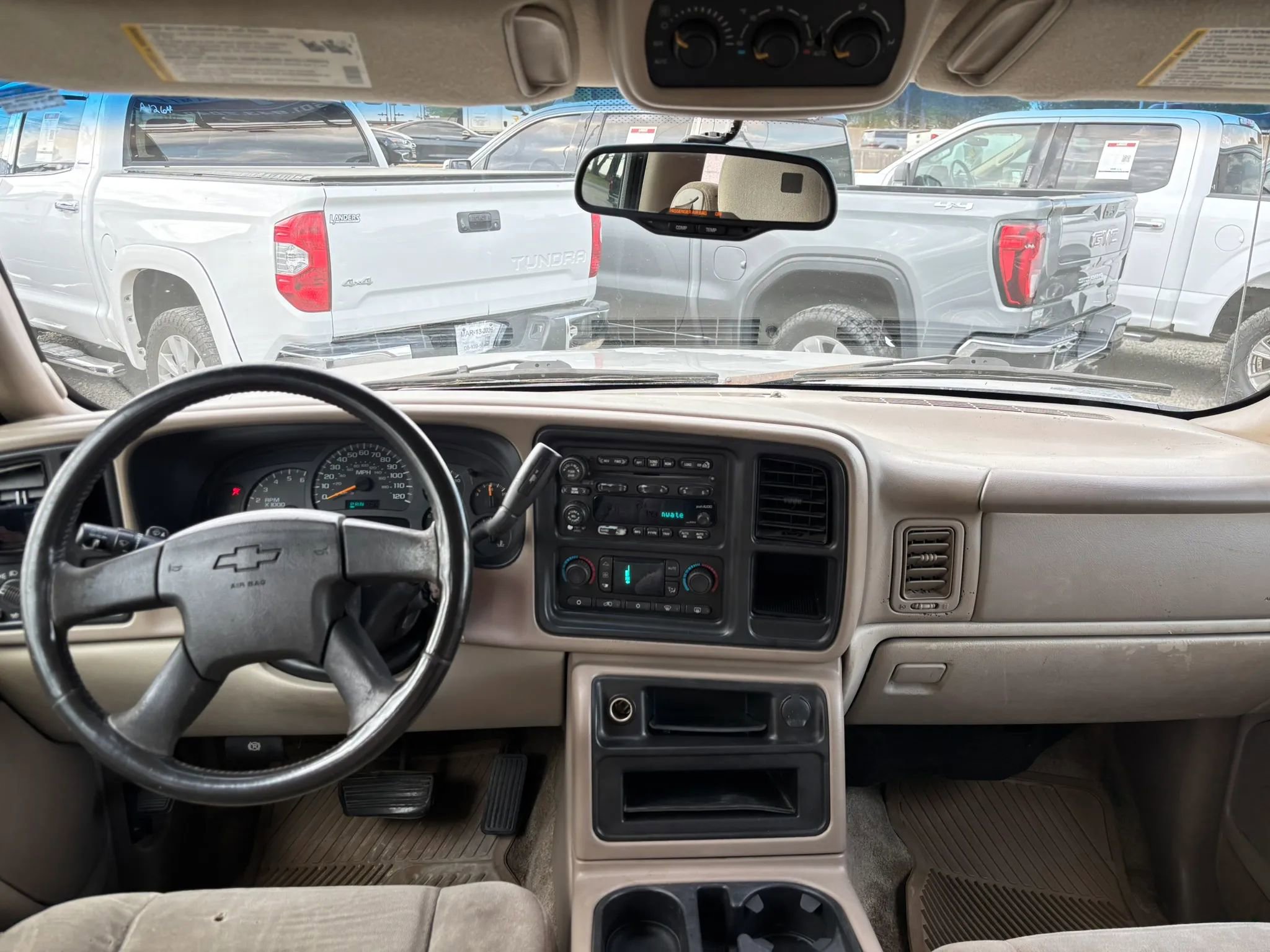 Used 2003 Chevrolet Suburban 2500 LS w/ LS Preferred Equipment Group image 18