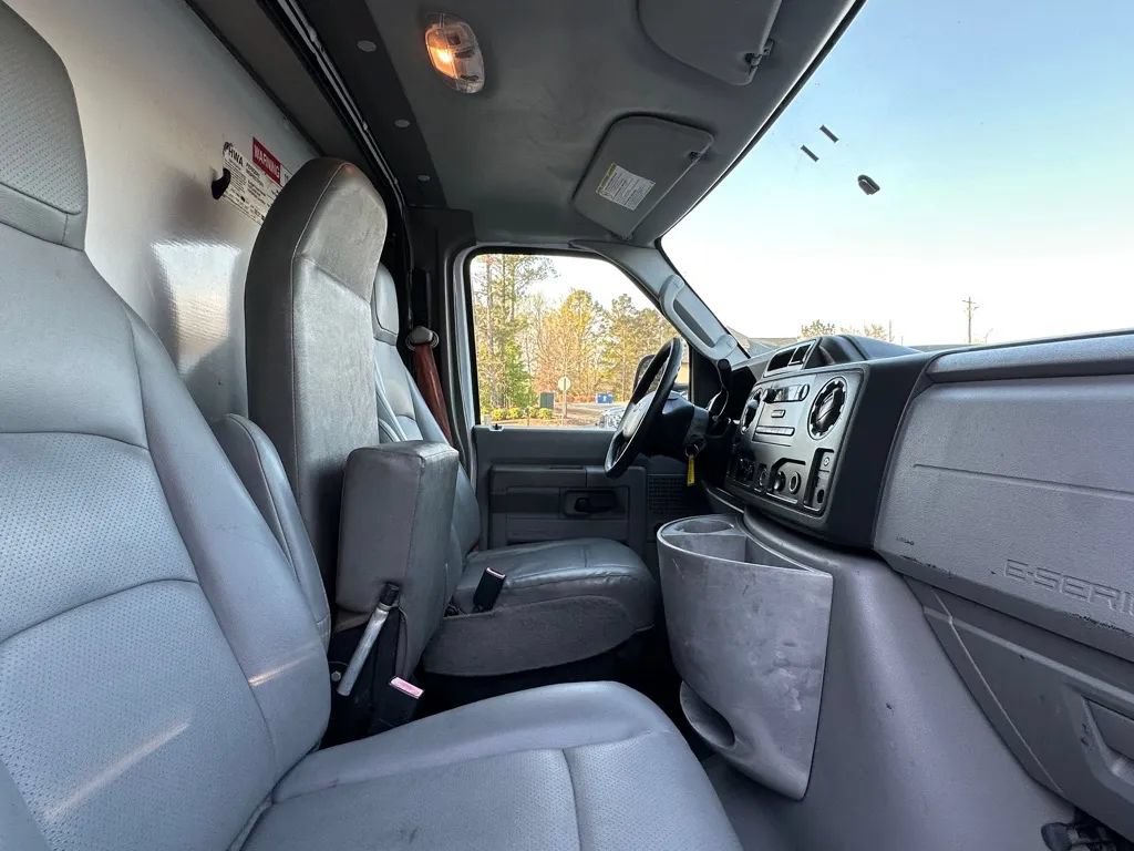 Used 2015 Ford E-350 and Econoline 350 Super Duty RWD image 20