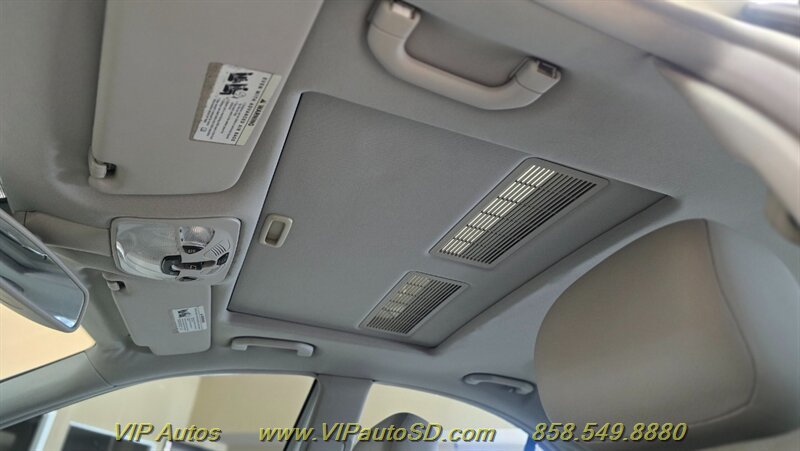Used 2007 Mercedes-Benz C 230 Sedan image 23