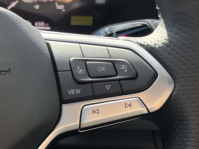 New 2026 Volkswagen Tiguan SE R-Line FWD image 19