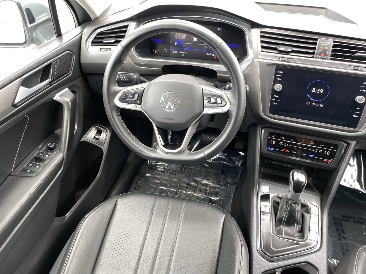 Used 2024 Volkswagen Tiguan SE FWD image 17