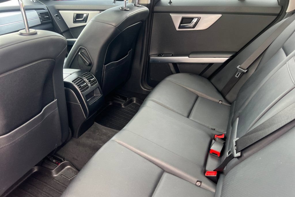Used 2010 Mercedes-Benz GLK 350 4MATIC image 9
